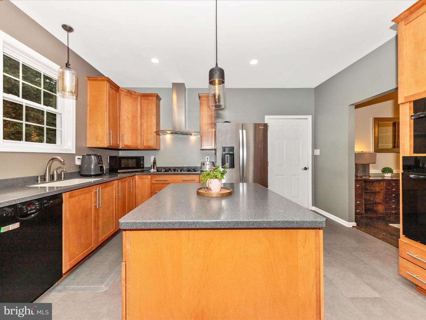 10027 Pine Tree Road photo 18