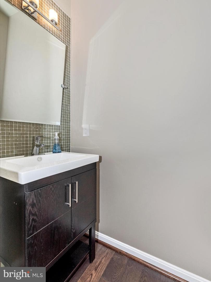 10027 Pine Tree Road photo 33