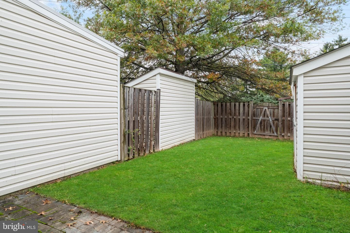 554 Lancaster Place #554 photo 25