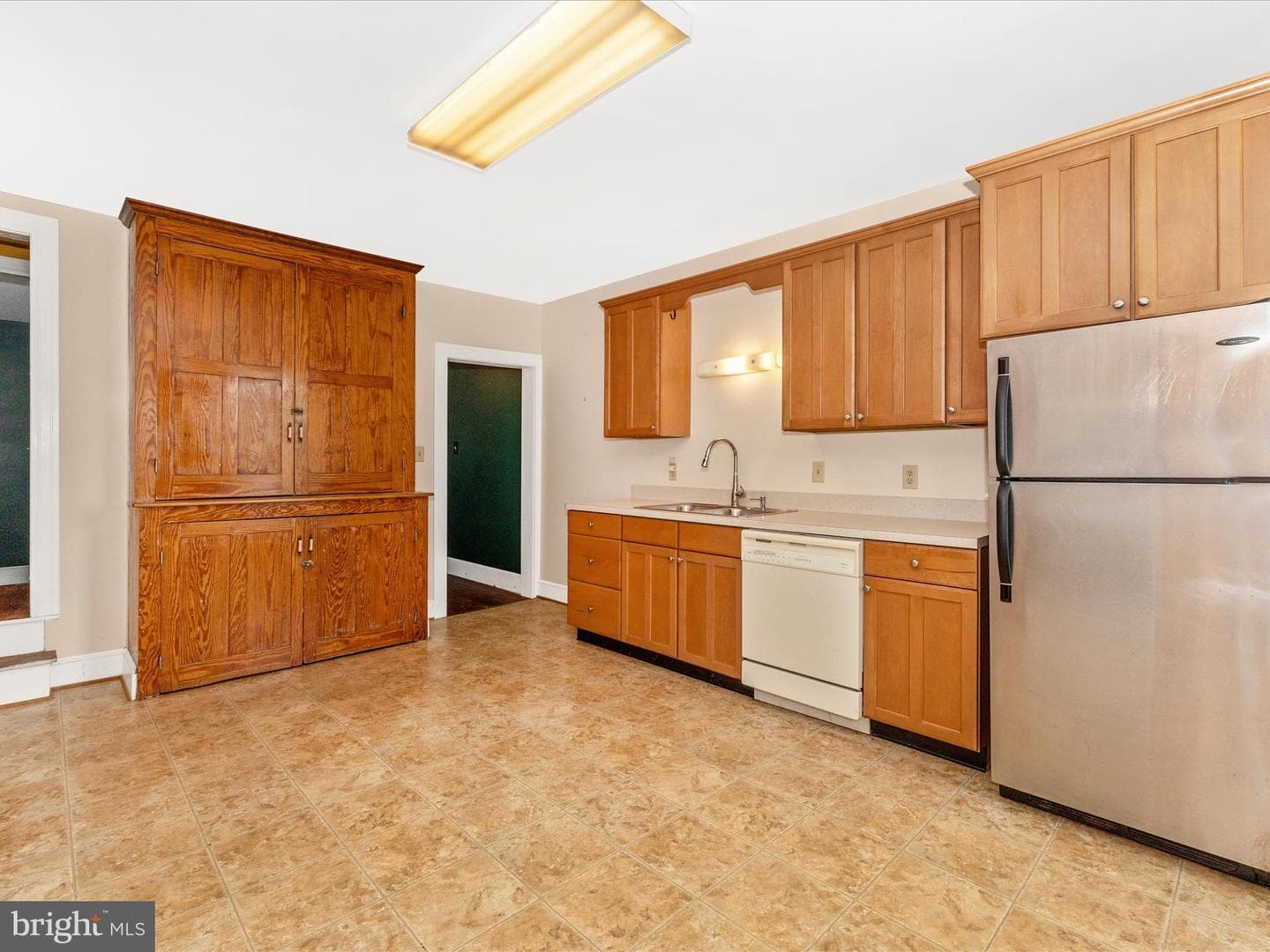 132 E 5th Street photo 18