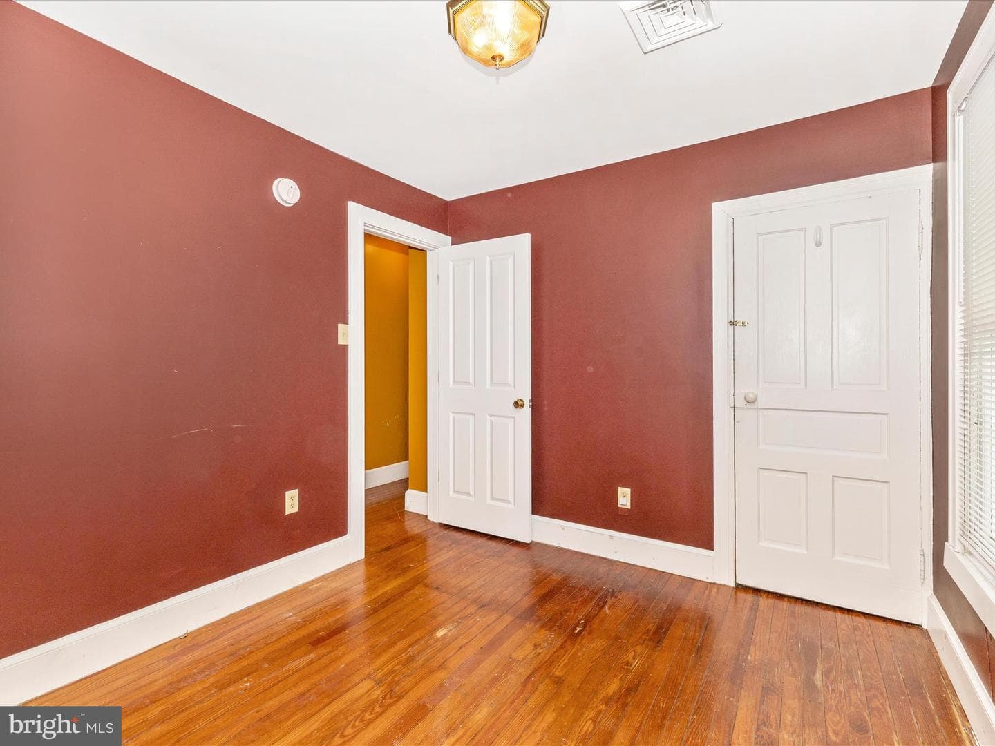 132 E 5th Street photo 29