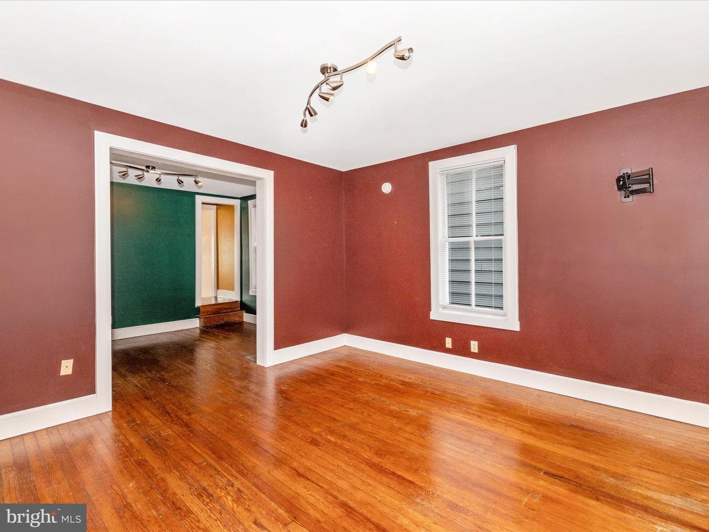 132 E 5th Street photo 8