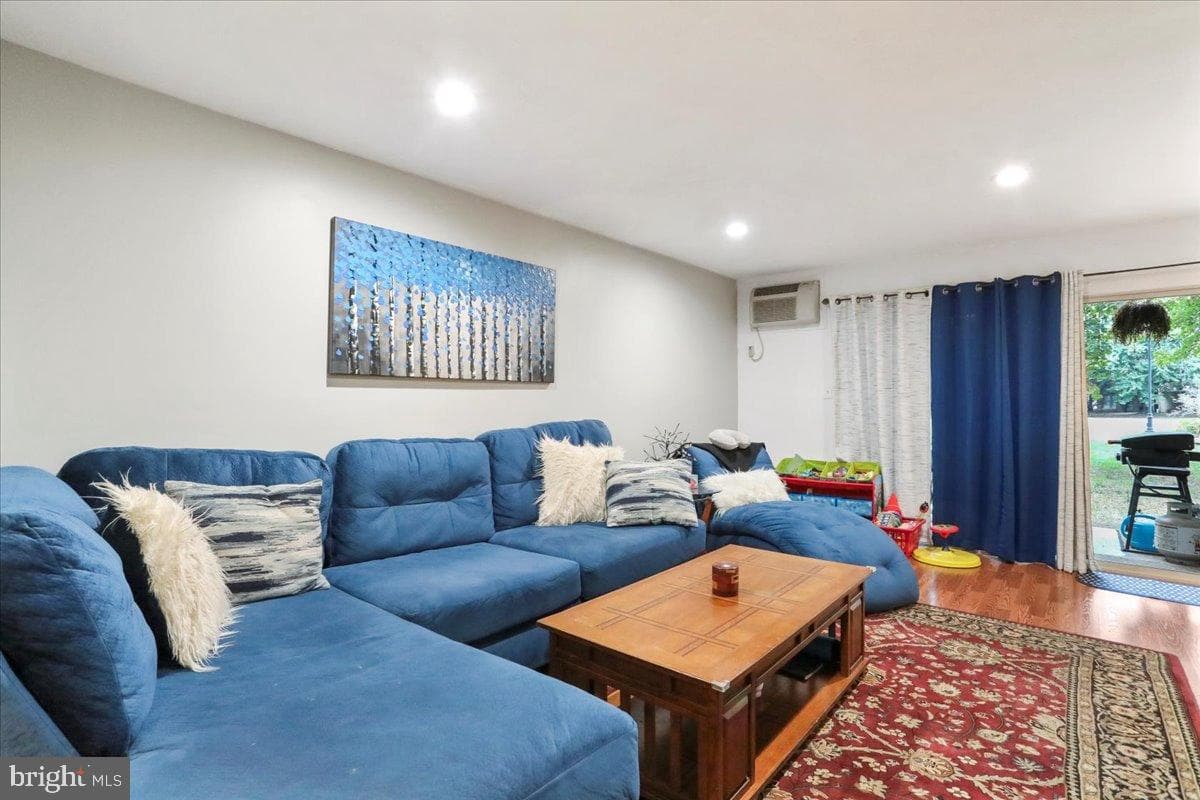 501 Prospect Boulevard photo 19