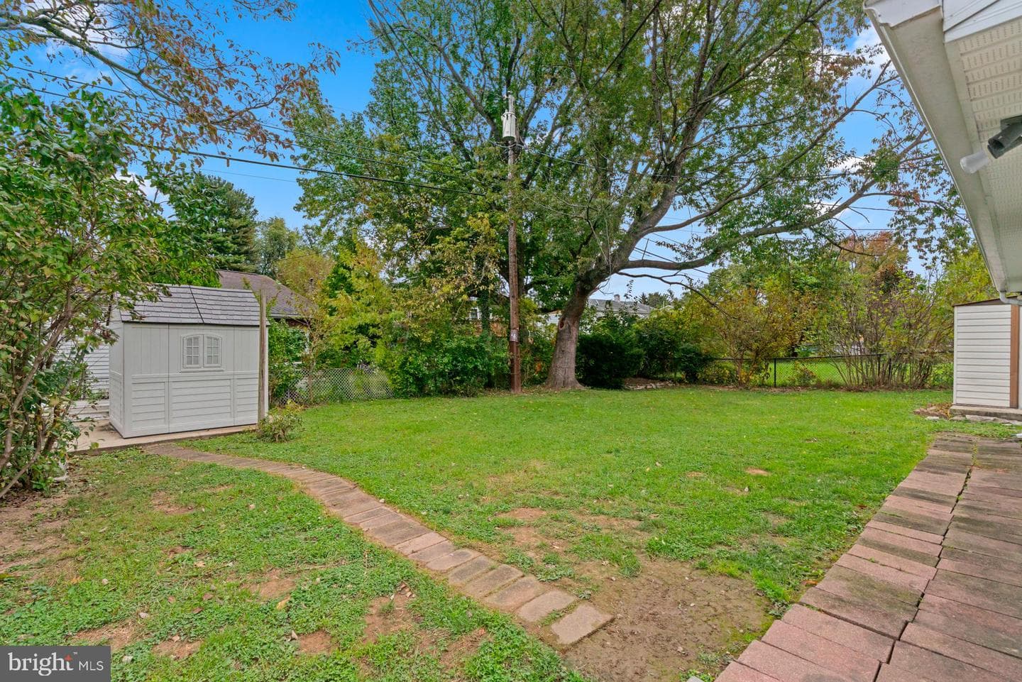 1511 W 8th Street photo 25