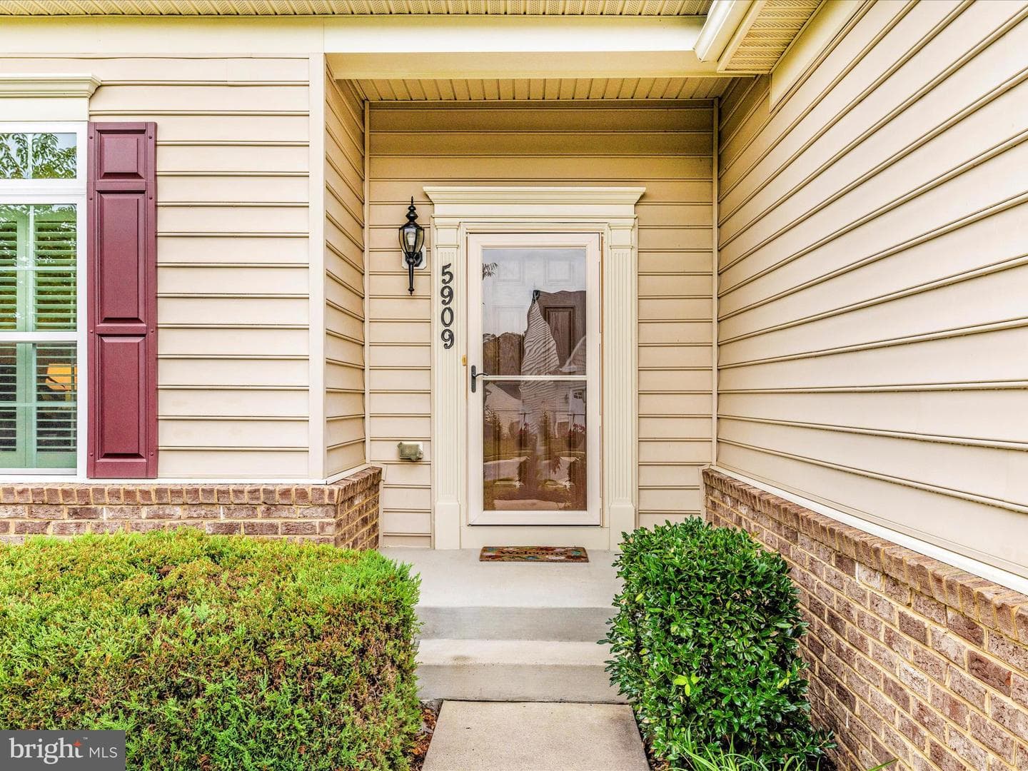 5909 Constance Way photo 6
