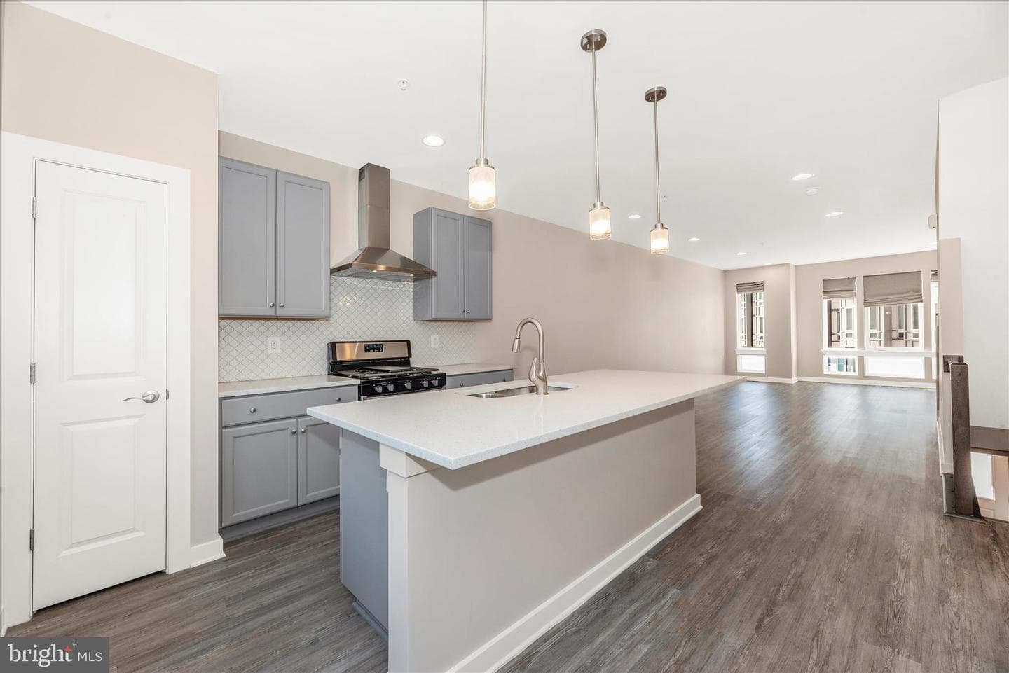 1550 Trafalgar Lane photo 18