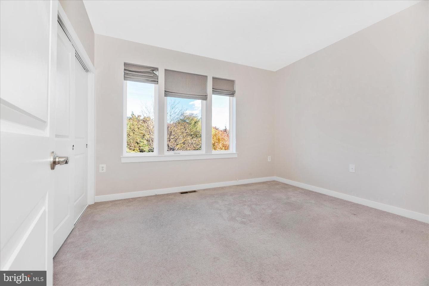 1550 Trafalgar Lane photo 22