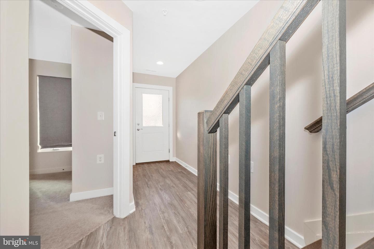1550 Trafalgar Lane photo 3