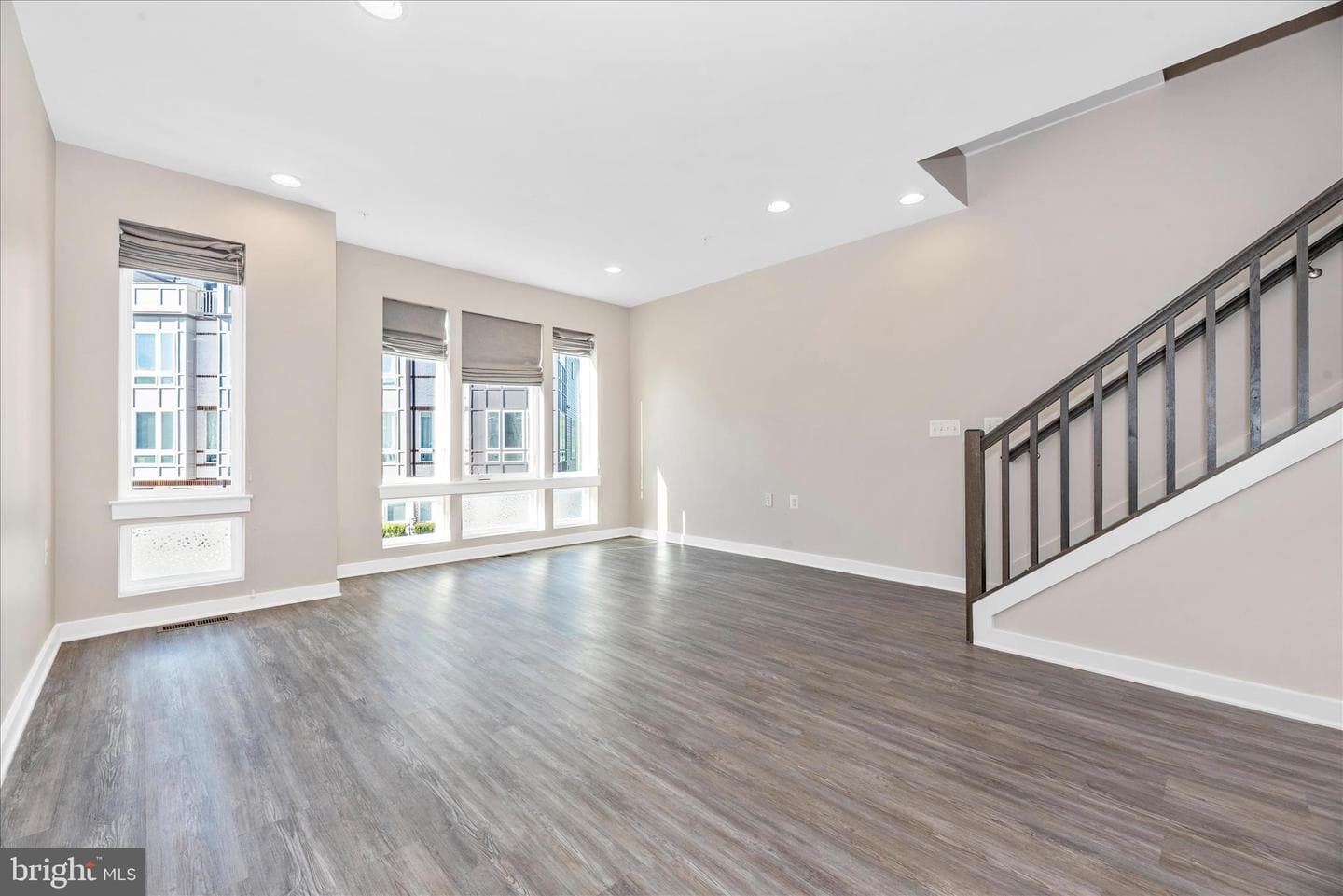 1550 Trafalgar Lane photo 8