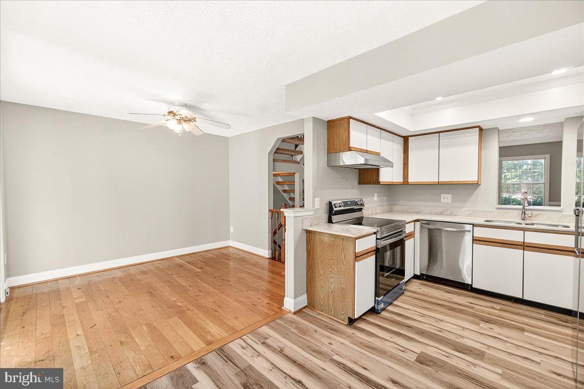 6283 Steamboat Way N photo 14