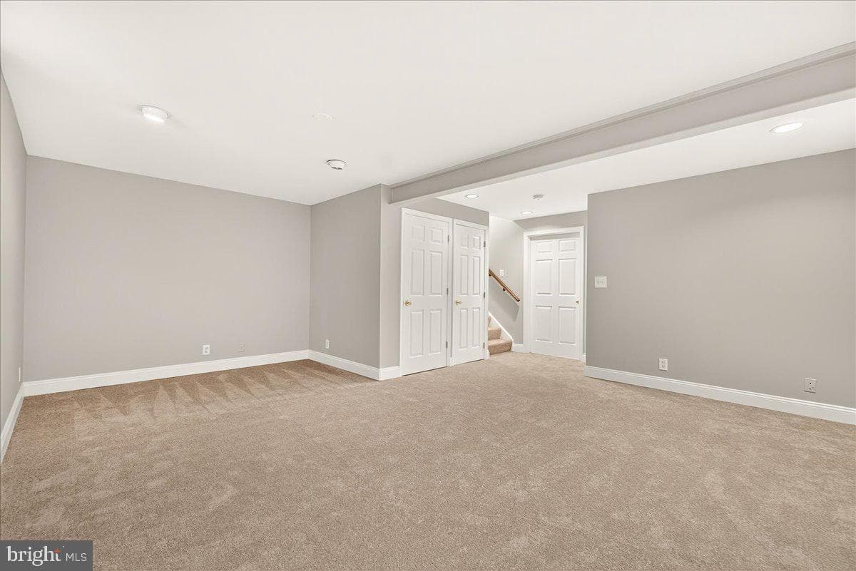 6283 Steamboat Way N photo 32