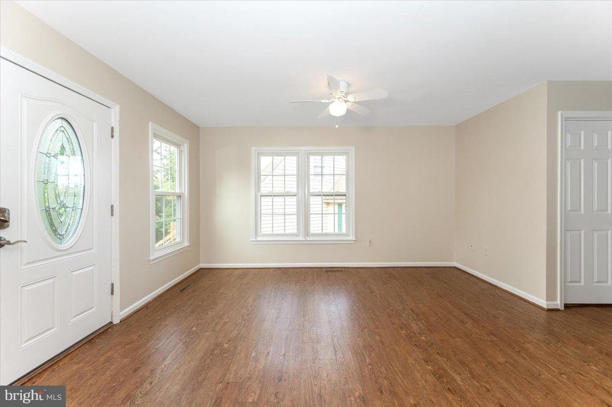 10742 Lake Edge Court photo 5