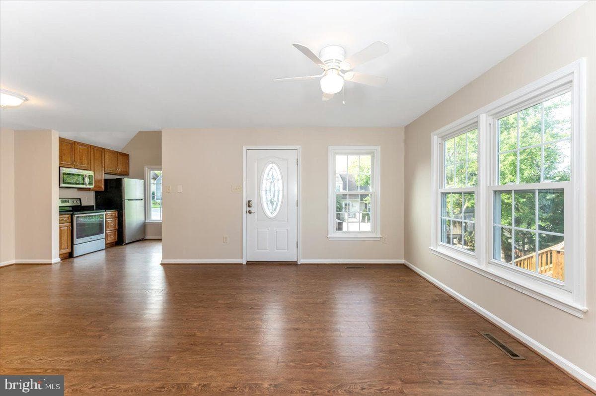10742 Lake Edge Court photo 9