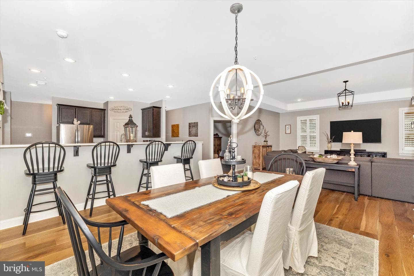 520 Isaac Russell Street photo 11