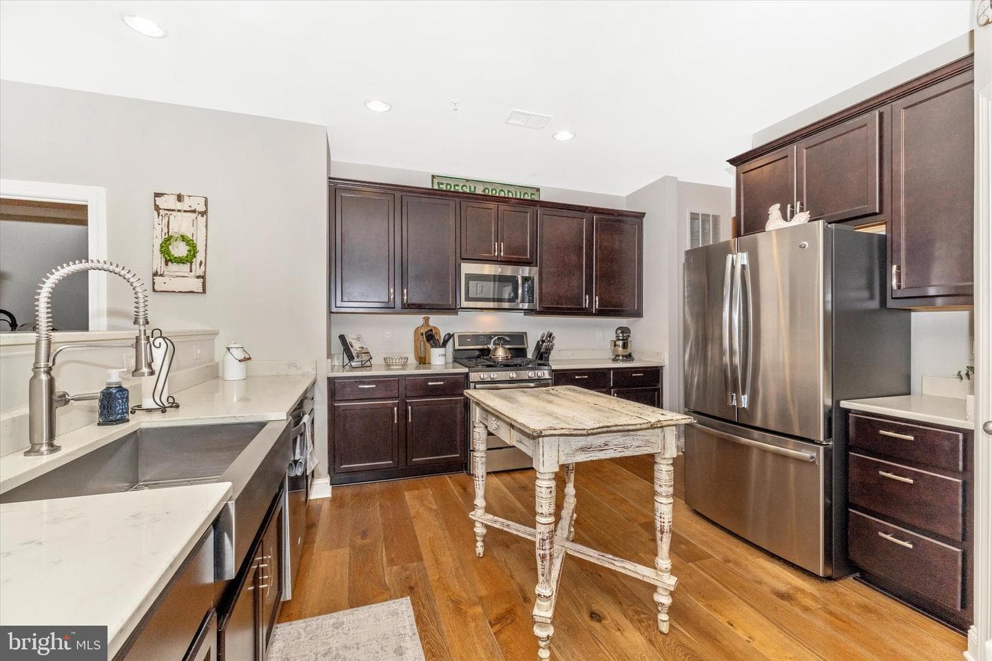 520 Isaac Russell Street photo 13