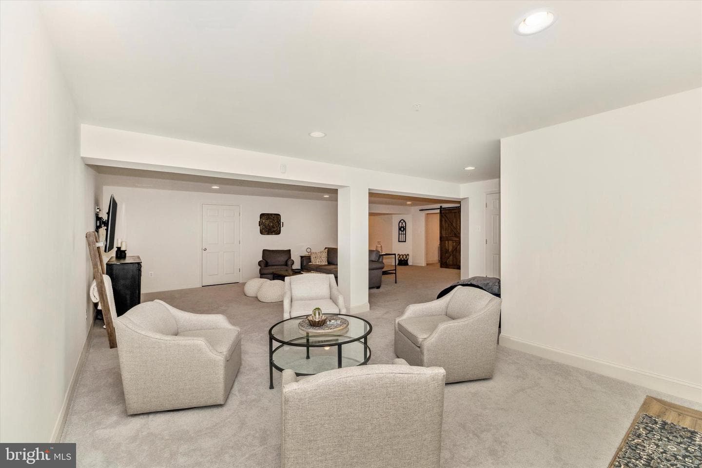 520 Isaac Russell Street photo 33
