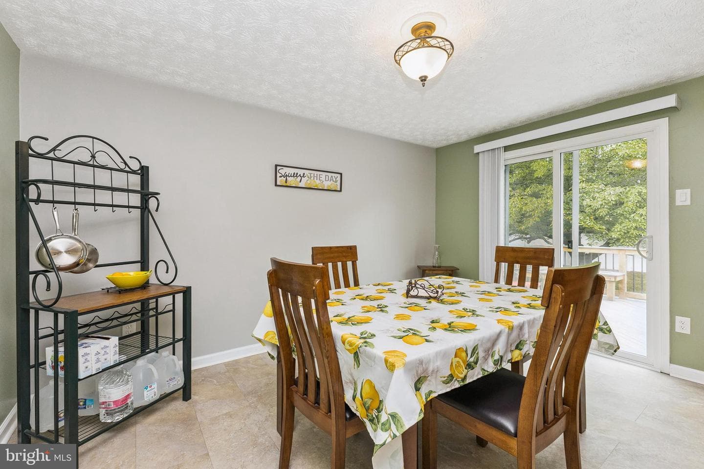 105 Albany Avenue E photo 14