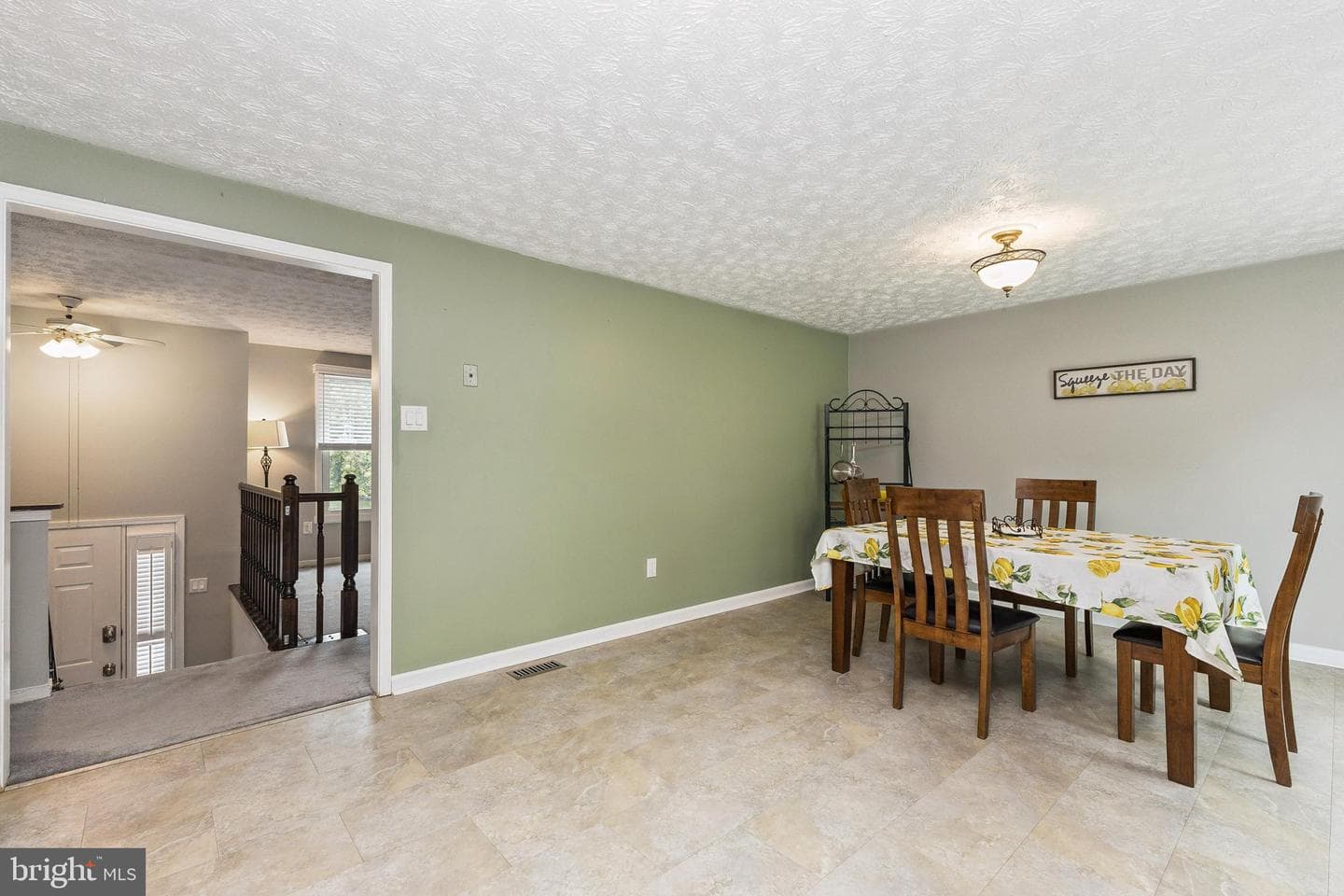 105 Albany Avenue E photo 18