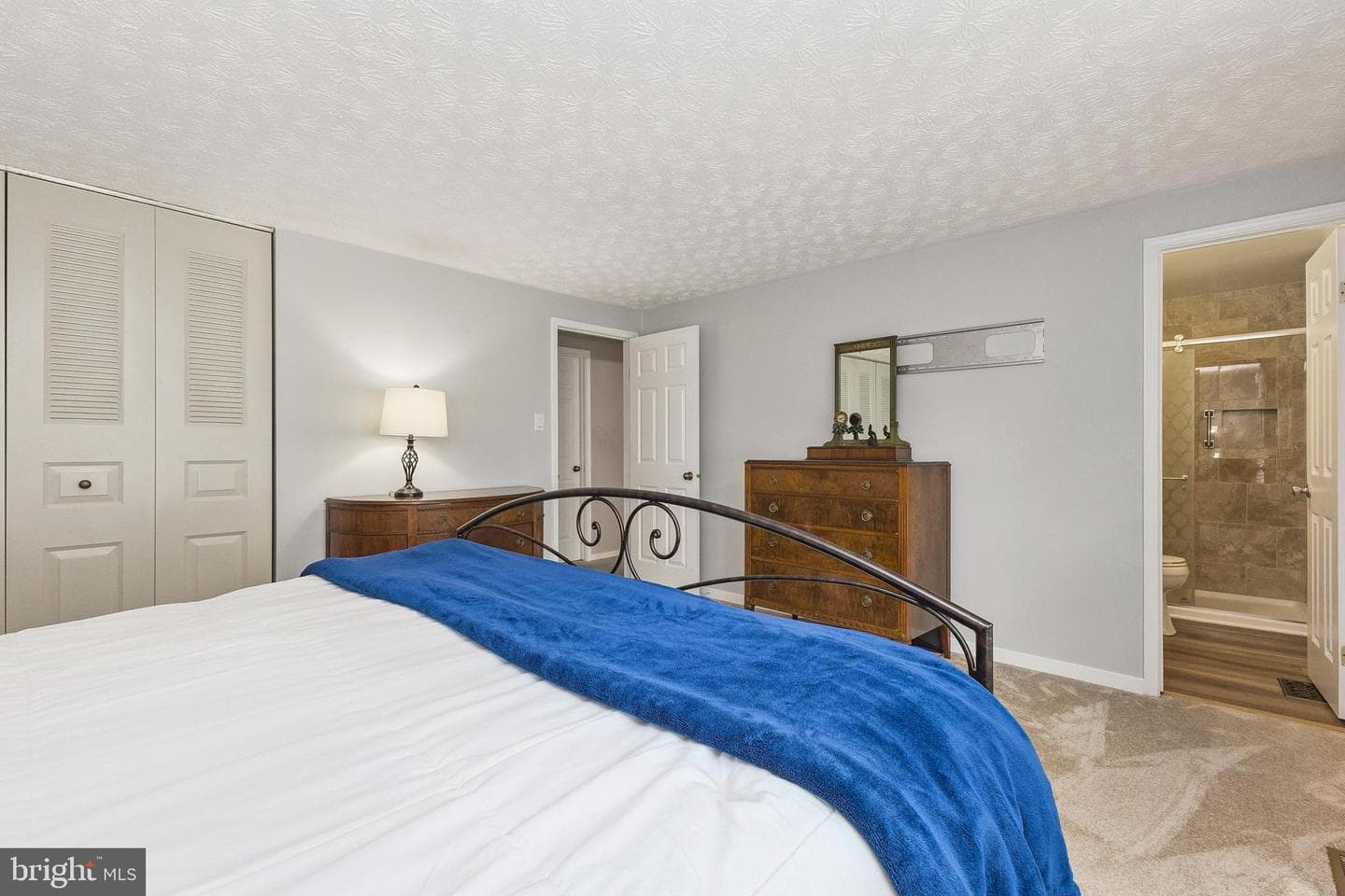 105 Albany Avenue E photo 24