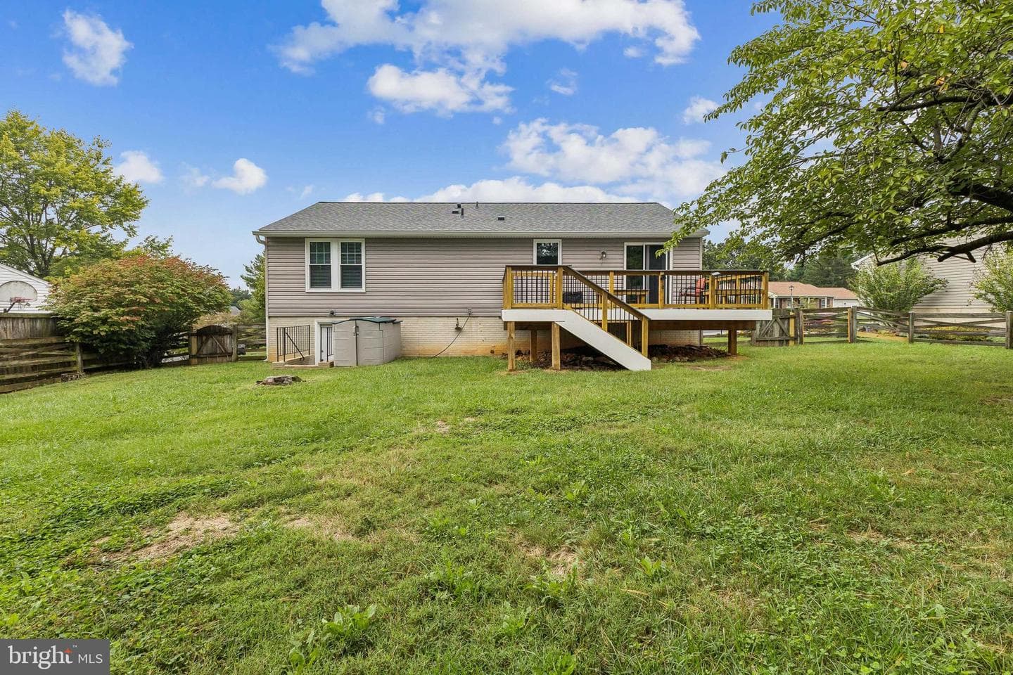 105 Albany Avenue E photo 6