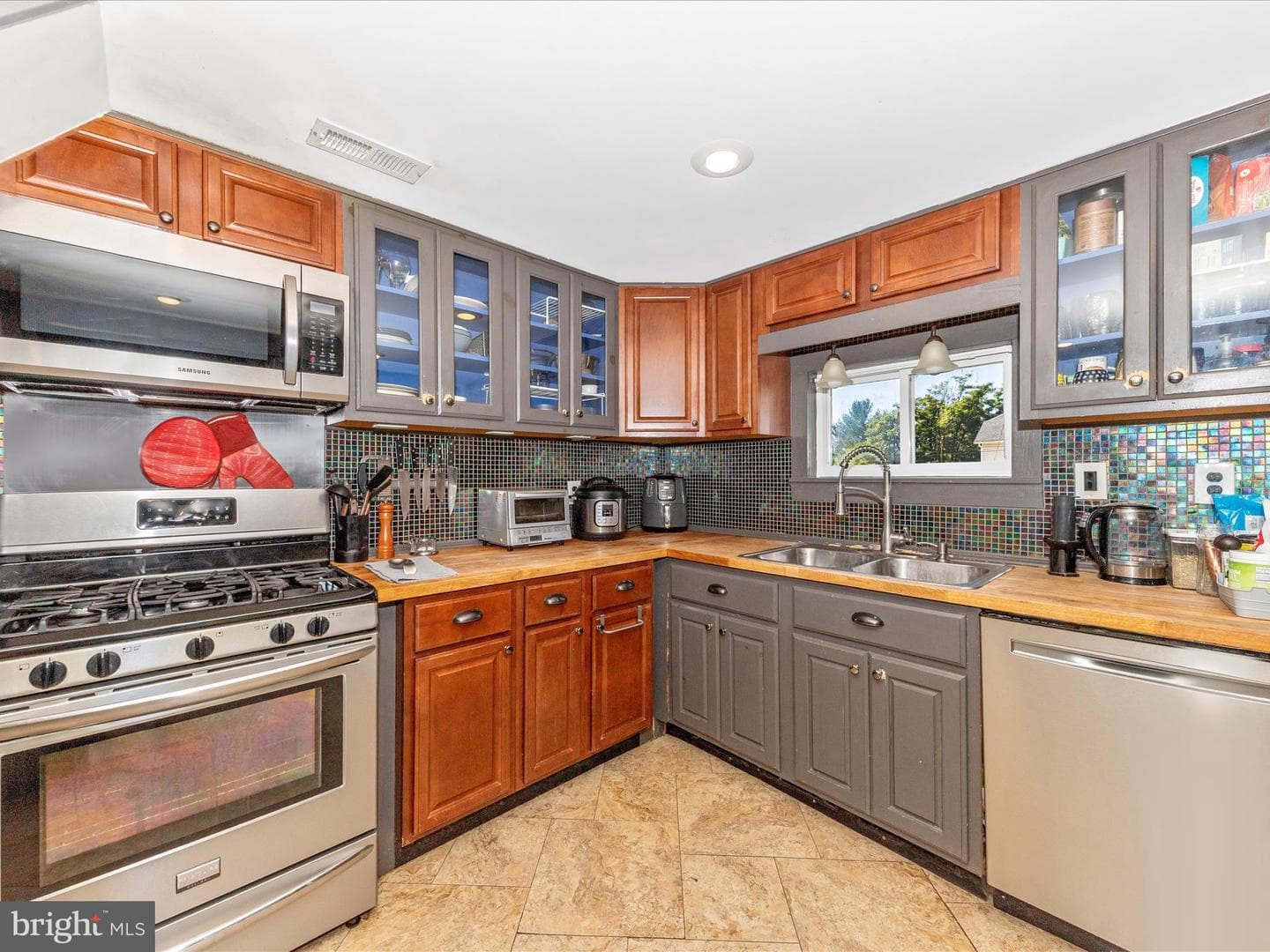 709 E A Street E photo 8