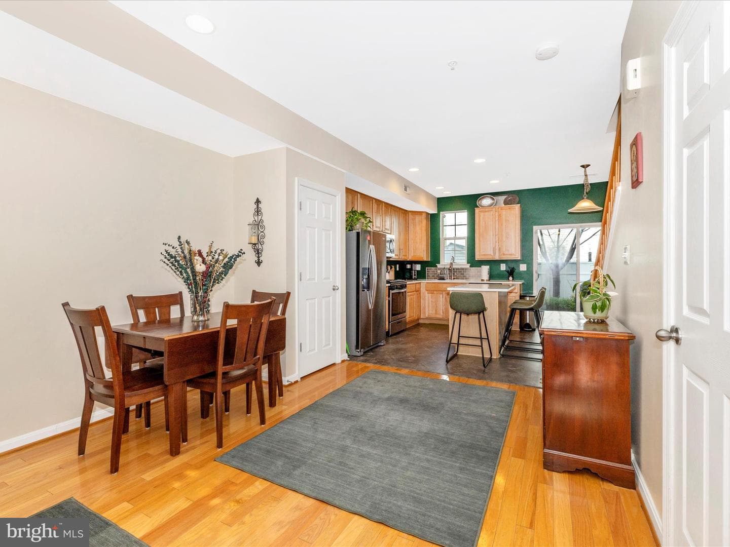 648 Tivoli Road photo 11