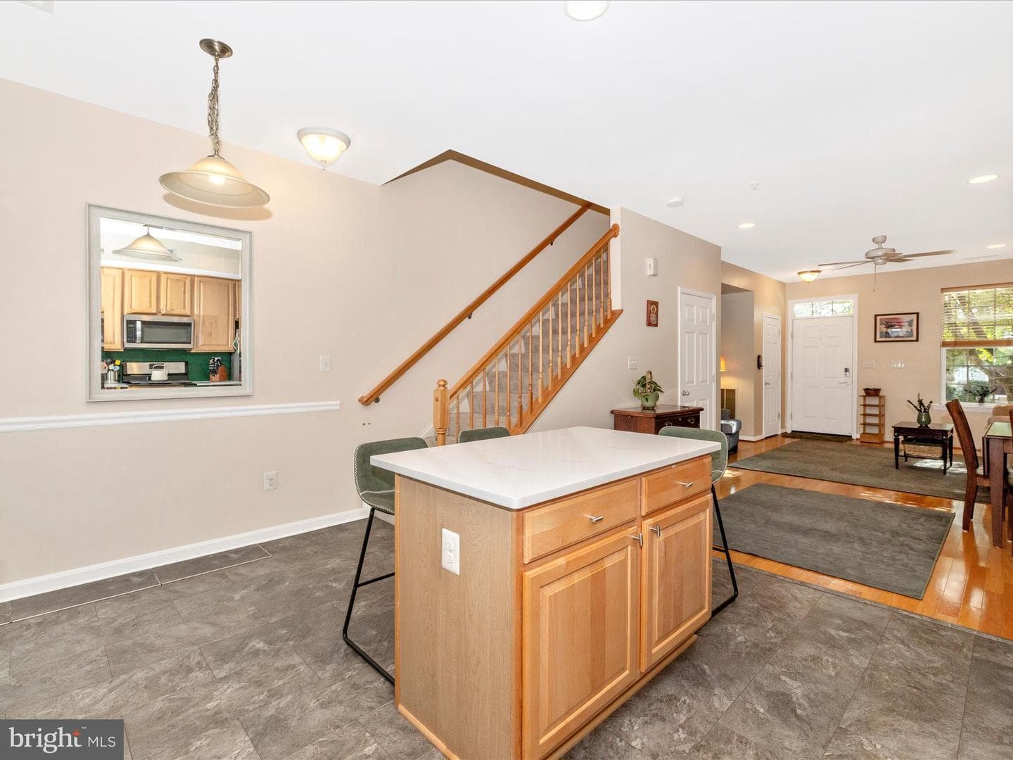 648 Tivoli Road photo 17