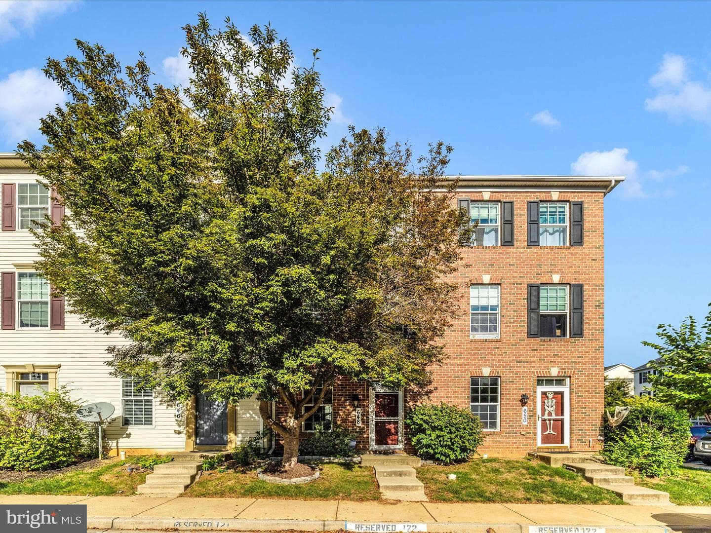 648 Tivoli Road photo 2