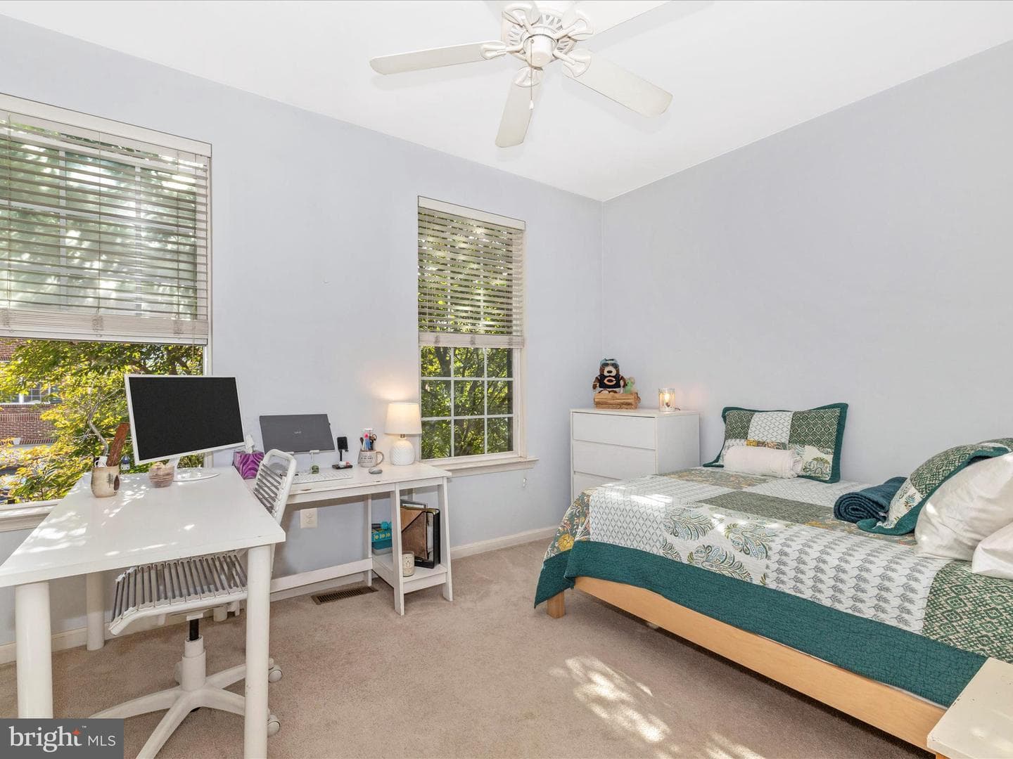 648 Tivoli Road photo 36