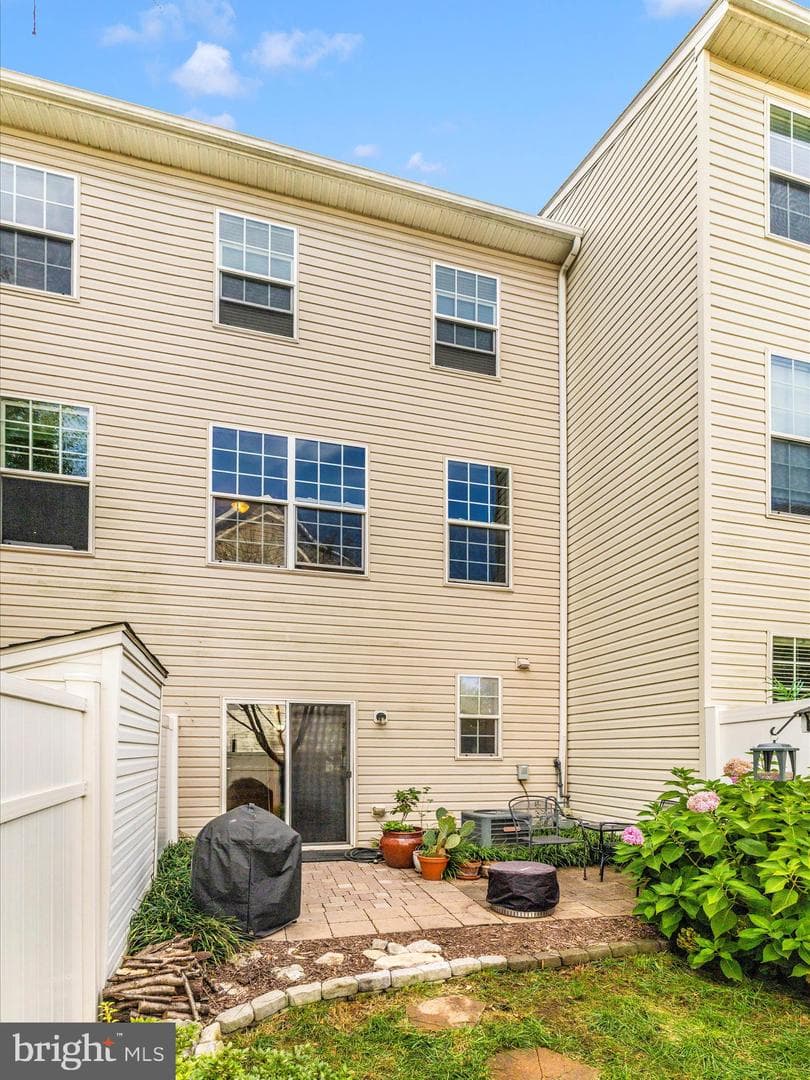648 Tivoli Road photo 50