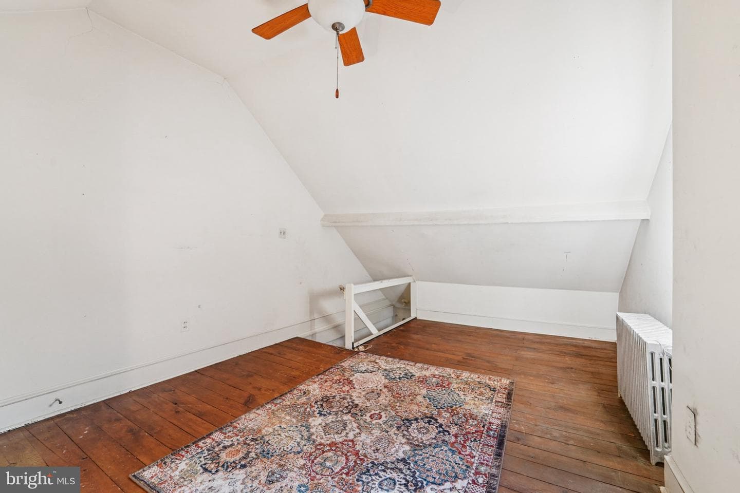 210 E 3rd Street photo 17