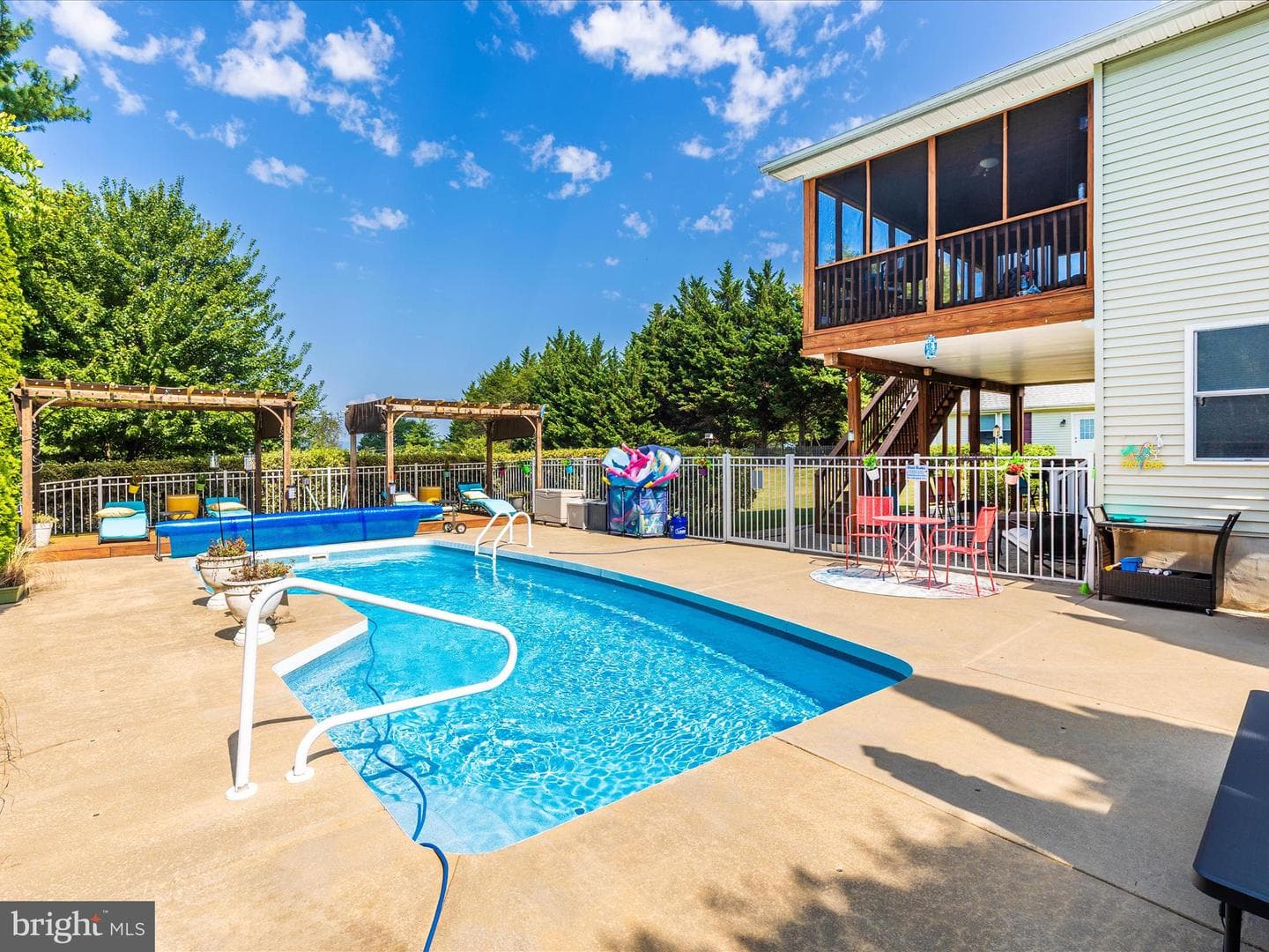 7996 Pleasant Court photo 4