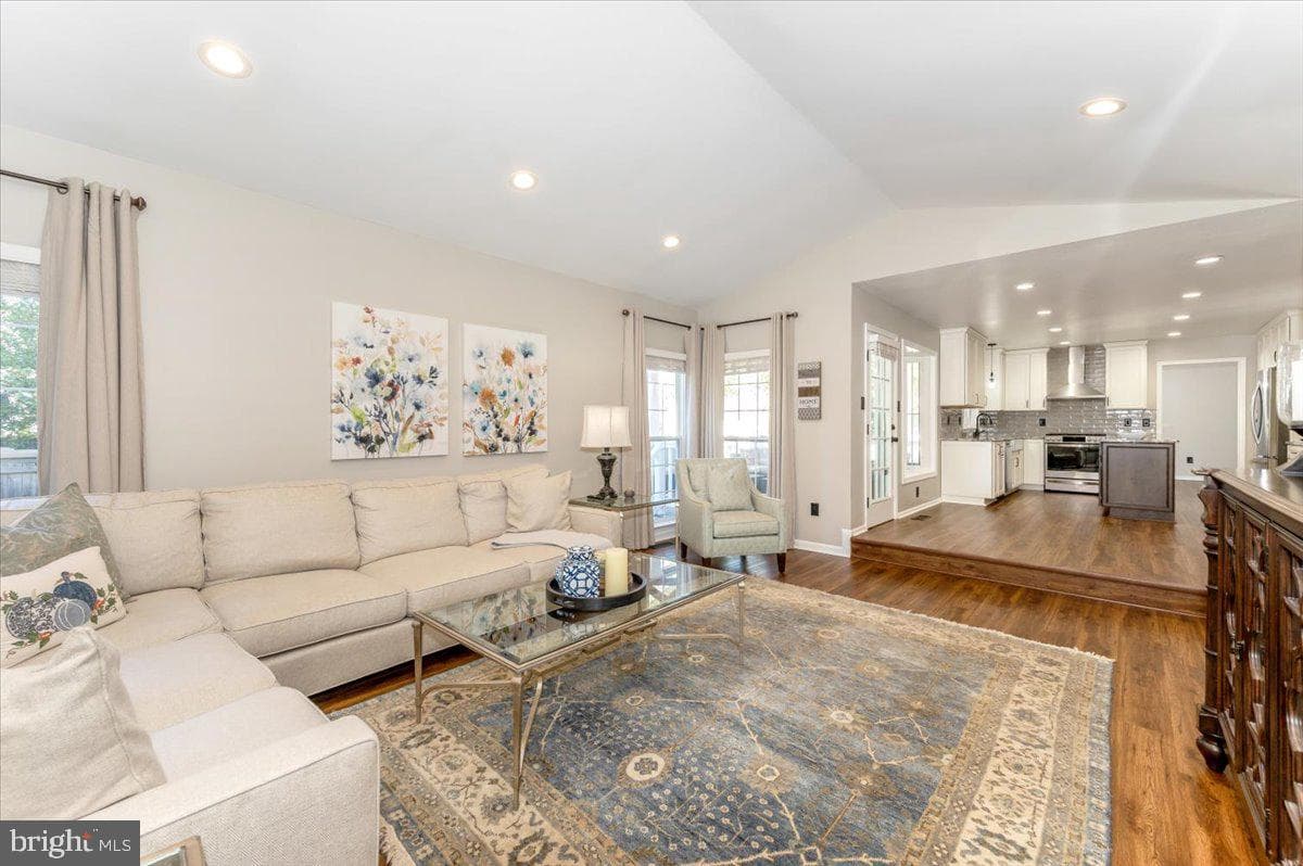 2124 Carroll Creek View Court photo 5
