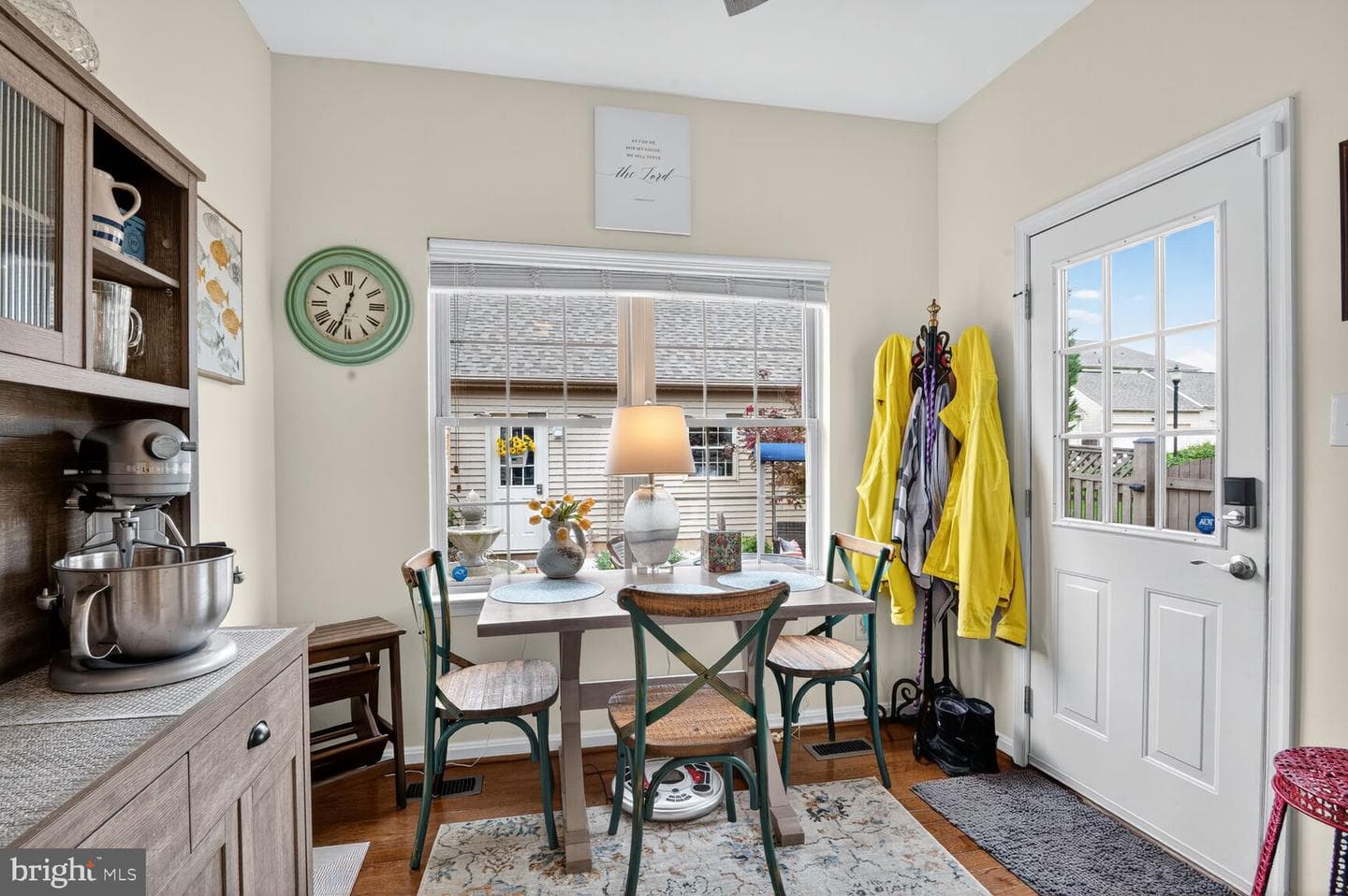 2204 Garden Lane photo 15