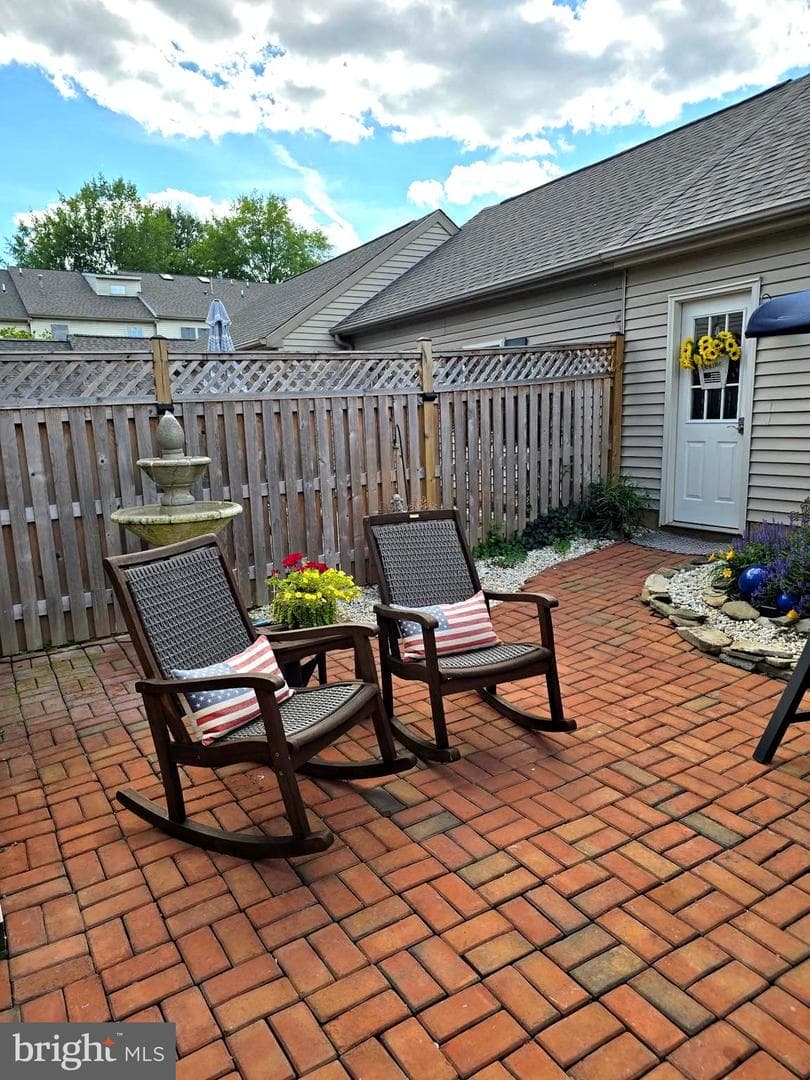 2204 Garden Lane photo 46