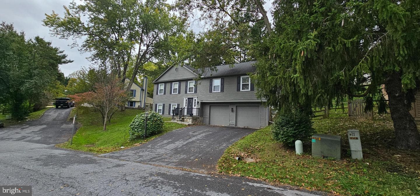 10599 High Beach Court photo 2