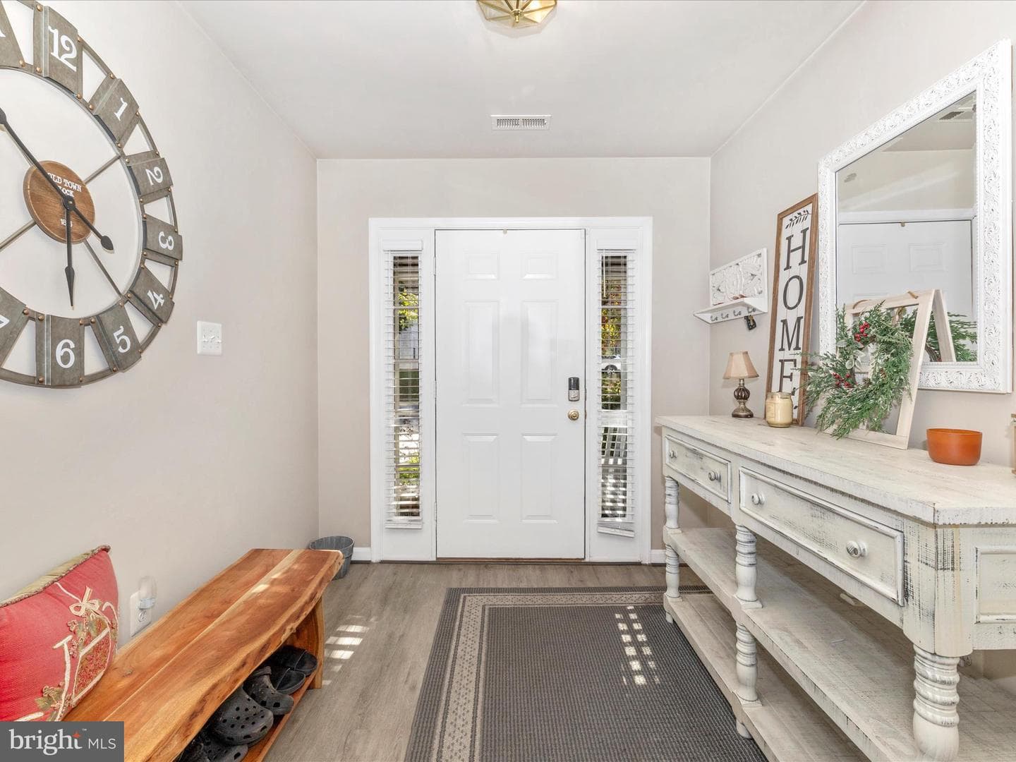 1003 Lavenport Way photo 3