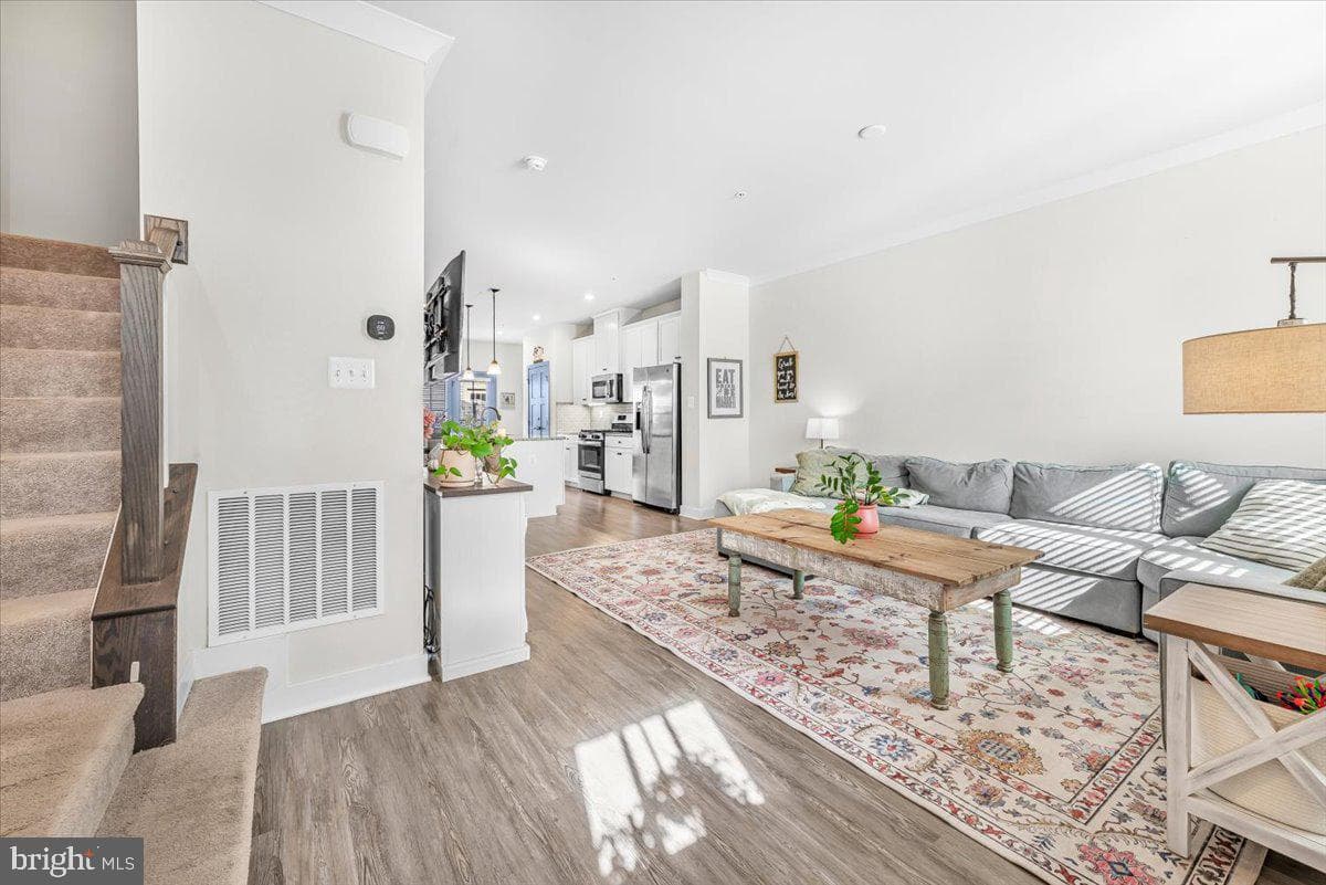 5806 Pecking Stone Street photo 4