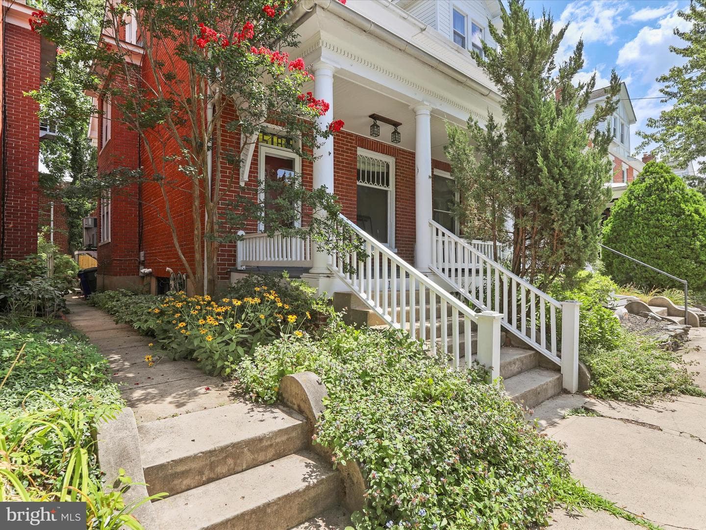 518 Elm Street photo 1