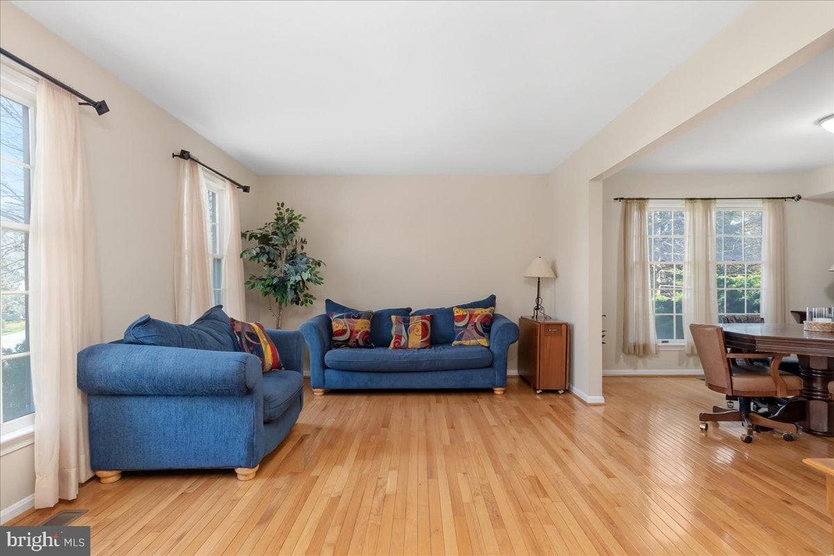 2110 Foxfield photo 11