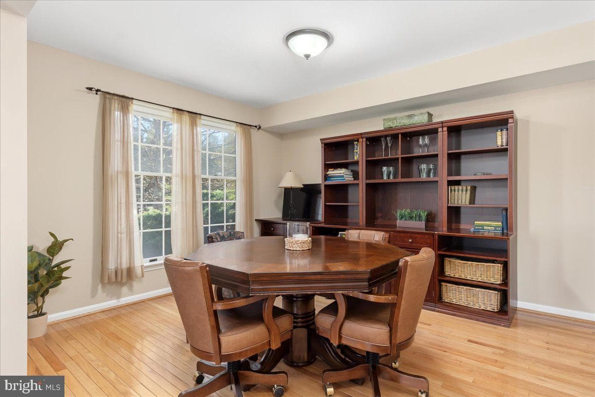 2110 Foxfield photo 13