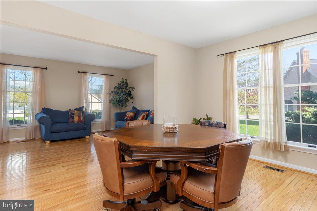 2110 Foxfield photo 14