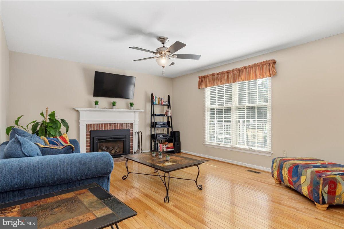 2110 Foxfield photo 15