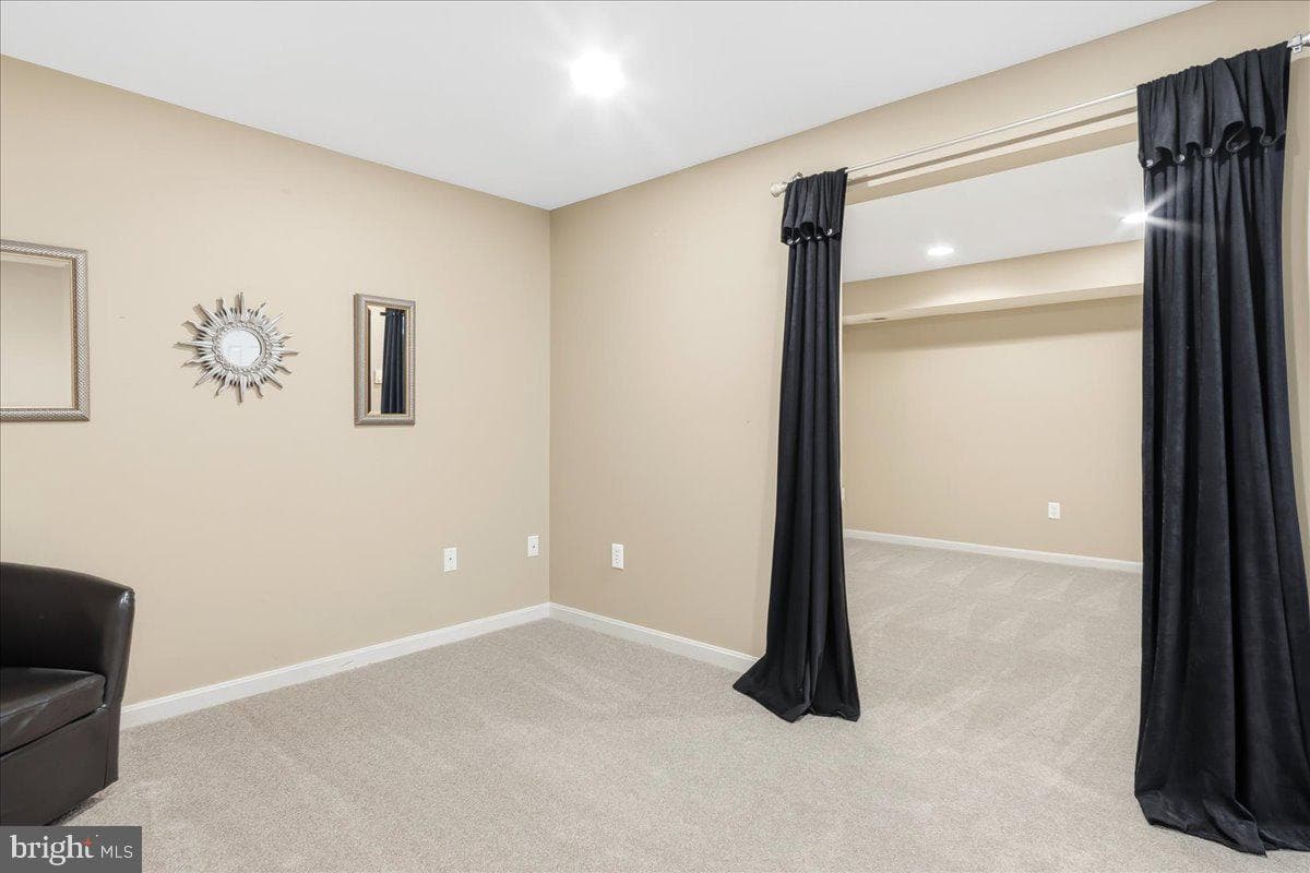 2110 Foxfield photo 34