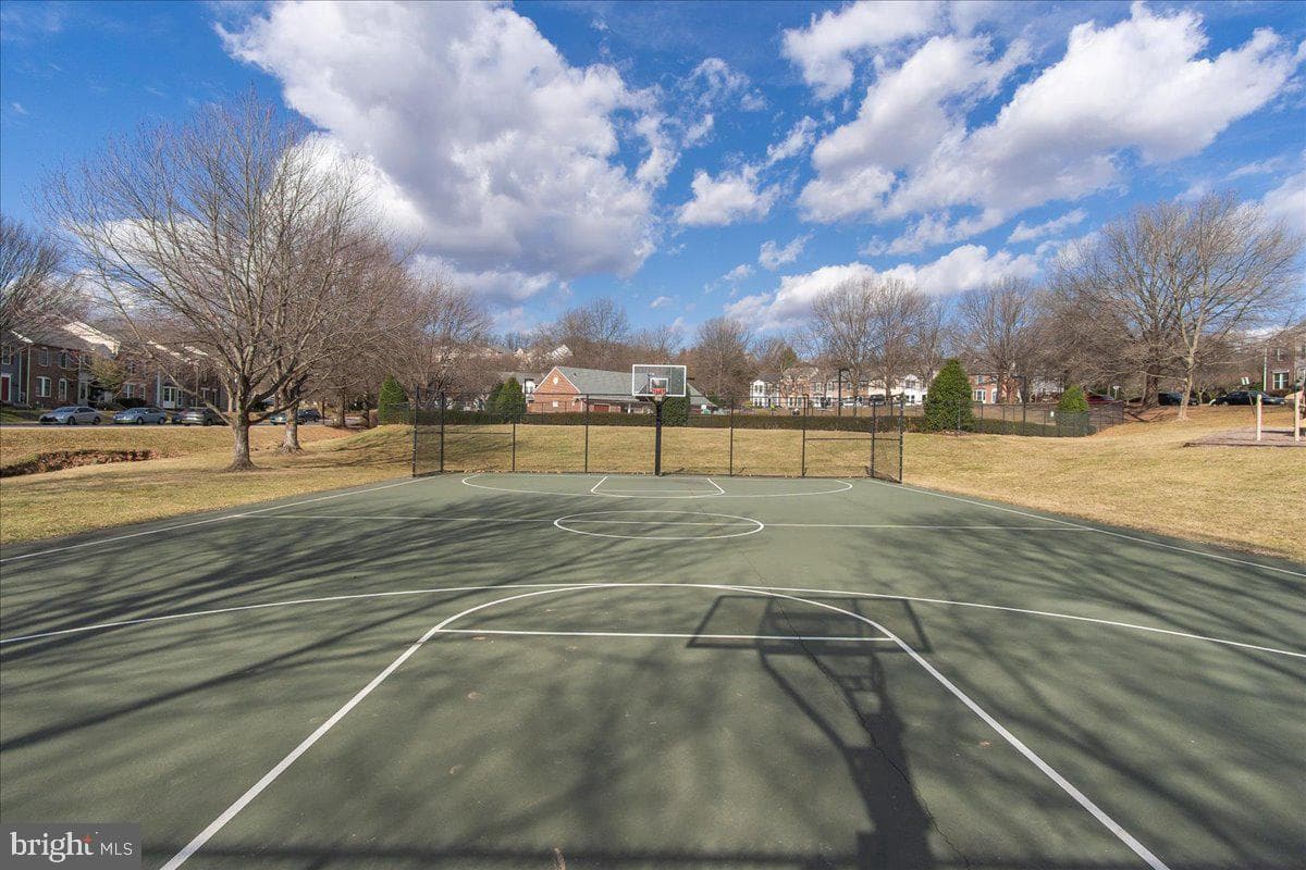 2110 Foxfield photo 57