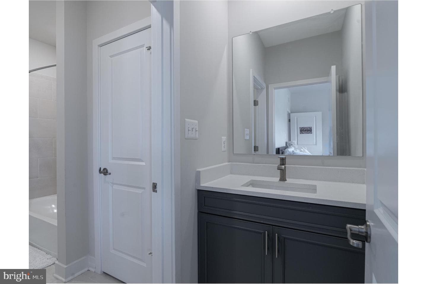 1408 Crampton Street photo 37