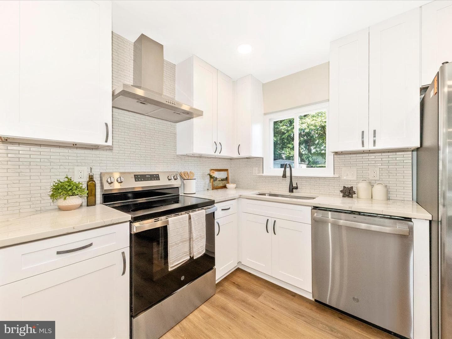 1305 Peachtree Court photo 11