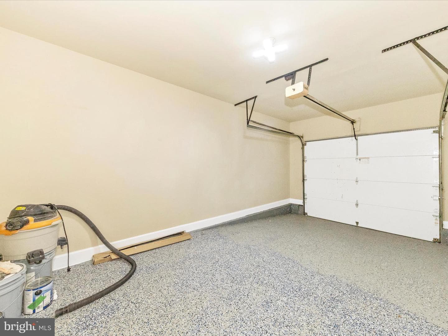 1305 Peachtree Court photo 17