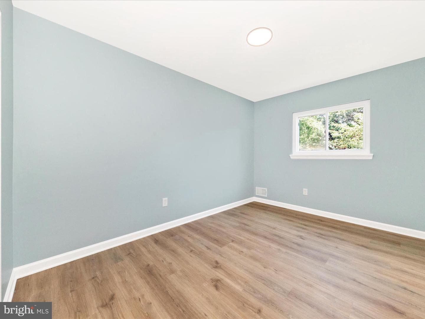 1305 Peachtree Court photo 23