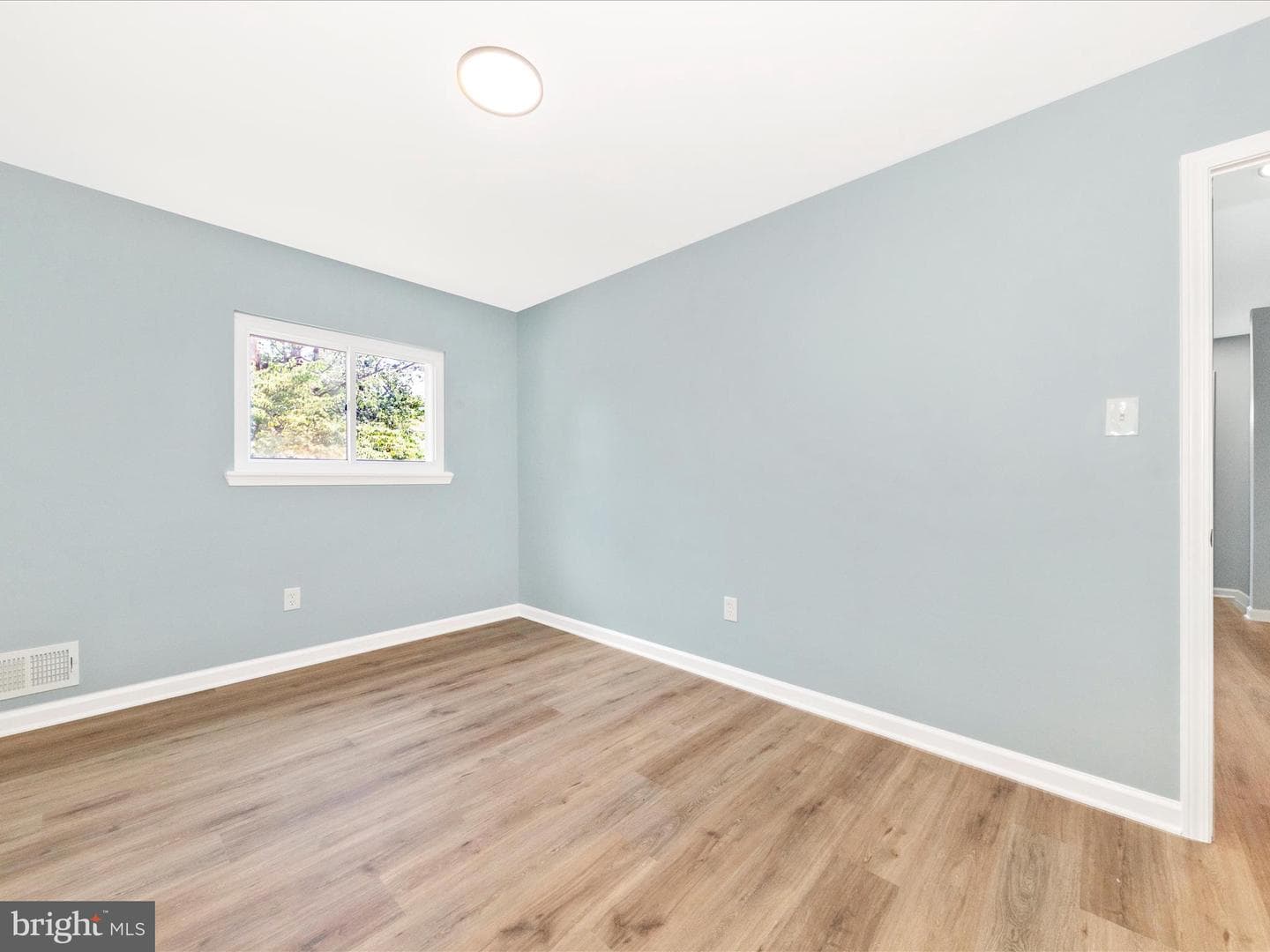 1305 Peachtree Court photo 24